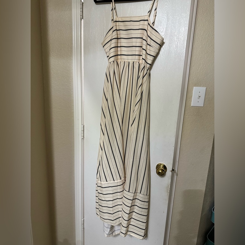 Summer dress, open back